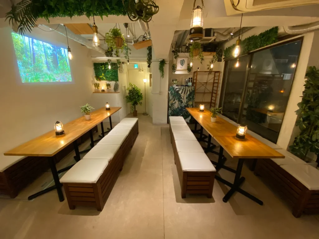 渋谷で50人の貸切をするなら『渋谷ガーデンルーム４F』で！当店は貸切でのご利用で音響機器やマイク・プロジェクター・カラオケ・ゲーム機などが【無料】でご利用いただけます！